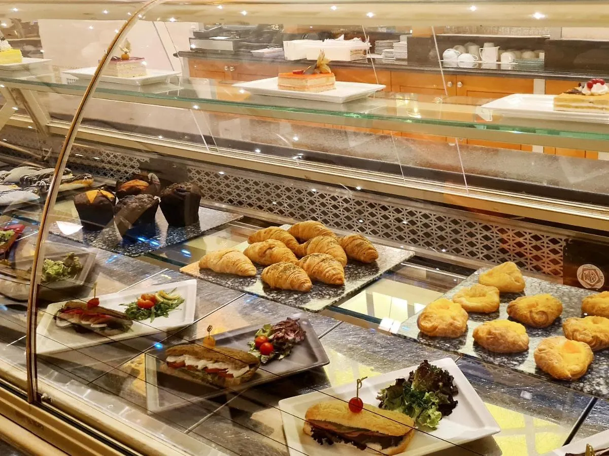 Corniche Hotel Sharjah 5*,  Verenigde Arabische Emiraten