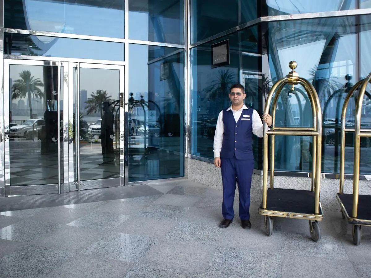 Corniche Hotel Şarja 5*,  Birleşik Arap Emirlikleri